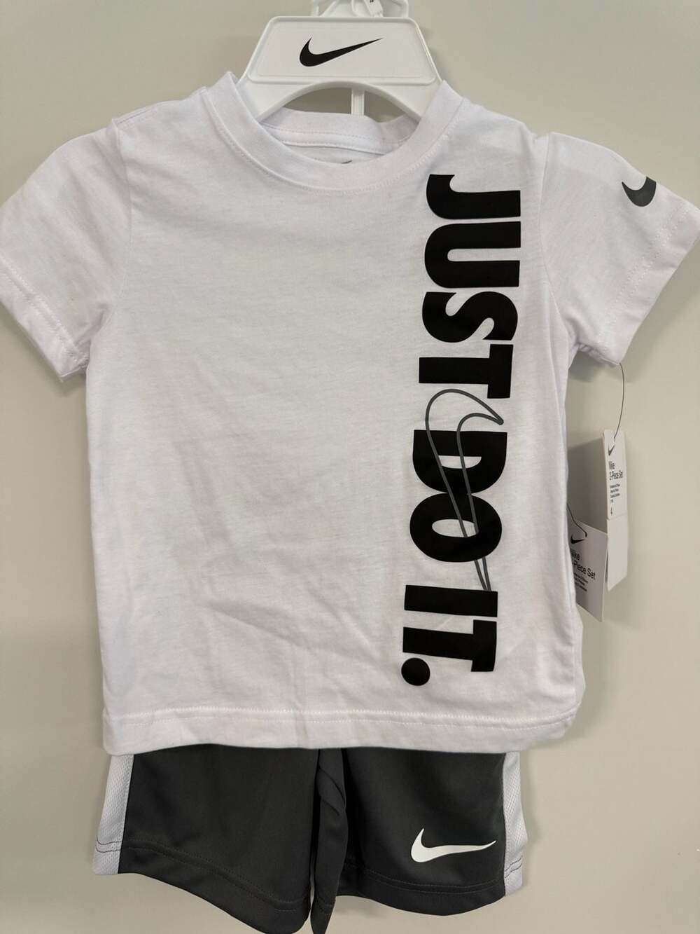 Nike Kids Just Do It 2-Piece T-Shirt and Shorts Set Size 4